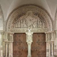 Église Sainte-Marie-Madeleine de Vézelay - Interior, narthex, center portal