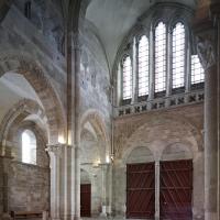 Église Sainte-Marie-Madeleine de Vézelay - Interior, narthex, looking southwest toward western frontispiece