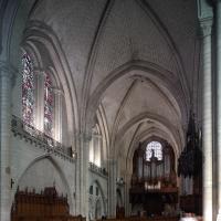 Cathédrale Saint-Maurice d'Angers - Interior, nave looking southwest from crossing