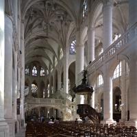 Église Saint-Etienne du Mont - Interior, nave looking southeast