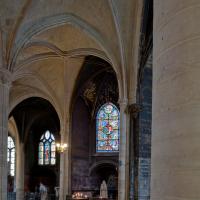 Église Saint-Germain-l’Auxerrois de Paris - Interior, chevet, south ambulatory looking northeast