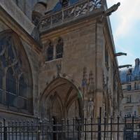 Église Saint-Germain-l’Auxerrois de Paris - Exterior, western frontispiece, looking southeast, porch