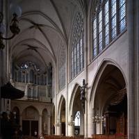 Église Saint-Germain-l’Auxerrois de Paris - Interior, south crossing looking northwest