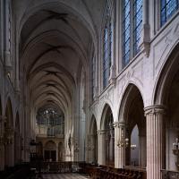 Église Saint-Germain-l’Auxerrois de Paris - Interior, chevet, choir looking northwest through crossing