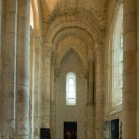 Église Notre-Dame de Bernay - Interior, south chevet, aisle, east wall