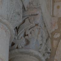 Église Notre-Dame de Bernay - Interior, chevet, south aisle, east wall, shaft capital
