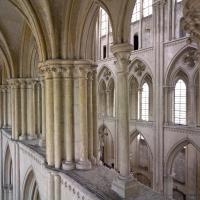 Collégiale Notre-Dame-Saint-Laurent d'Eu - Interior, north nave gallery through south gallery level