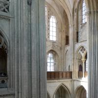 Collégiale Notre-Dame-Saint-Laurent d'Eu - Interior, south transept from north chevet gallery