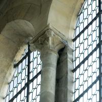 Collégiale Notre-Dame-Saint-Laurent d'Eu - Interior, nave, south clerestory, window, capital