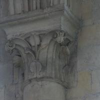 Collégiale Notre-Dame-Saint-Laurent d'Eu - Interior, south transept, south wall, arcade, capital