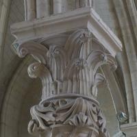 Collégiale Notre-Dame-Saint-Laurent d'Eu - Interior, south transept, arcade, pier capital