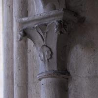 Collégiale Notre-Dame-Saint-Laurent d'Eu - Interior, chevet, north gallery, capital