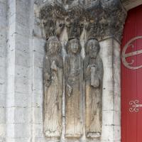 Église Saint-Loup de Saint-Loup-de-Naud - Exterior, western frontispiece portal, north jamb figures