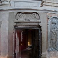 Basilique Saint-Sernin de Toulouse - Interior, chevet, south ambulatory, crypt entrance