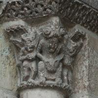 Basilique Saint-Sernin de Toulouse - Exterior, south transept, west portal, west jamb, shaft capital