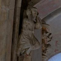 Basilique Saint-Sernin de Toulouse - Interior, upper crypt, corbel figure