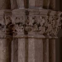 Basilique Saint-Sernin de Toulouse - Interior, lower crypt, vaulting shaft capitals