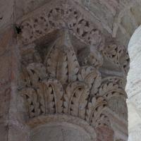 Basilique Saint-Sernin de Toulouse - Interior, nave, north aisle, vaulting shaft capital