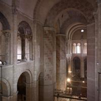 Basilique Saint-Sernin de Toulouse - Interior, south transept, gallery level looking northwest through crossing into north transept