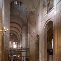 Basilique Saint-Sernin de Toulouse - Interior, north transept looking southwest into crossing 