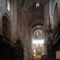 Basilique Saint-Sernin de Toulouse - Interior, nave, choir looking northeast through crossing, chevet elevation
