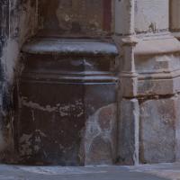 Cathédrale Saint-Étienne de Toulouse - Interior, chevet, south aisle, vaulting shaft bases