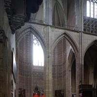 Cathédrale Saint-Étienne de Toulouse - Interior, crossing looking northeast, north transept elevation