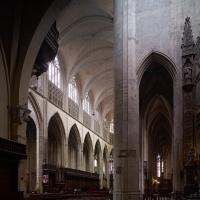 Cathédrale Saint-Étienne de Toulouse - Interior, nave looking northeast towards chevet, and into ambulatory