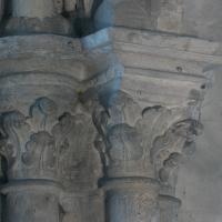 Église Saint-Sauveur - Interior, chevet, ambulatory, outer wall, vaulting shaft capitals