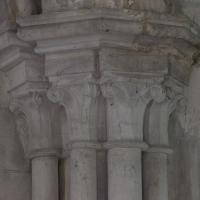 Église Saint-Sauveur - Interior, nave, north aisle, vaulting shaft capitals