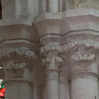 Église Saint-Sauveur - Interior, nave, south arcade, shaft capitals