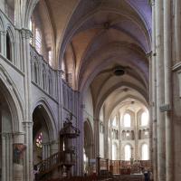 Église Notre-Dame d'Auxonne - Interior, nave elevation looking east