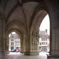 Église Notre-Dame d'Auxonne - Exterior, western frontispiece, narthex, north portal looking south 
