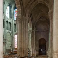 Cathédrale Saint-Vincent de Chalon-sur-Saône - Interior, south chevet ambulatory aisle