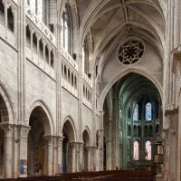 Cathédrale Saint-Vincent de Chalon-sur-Saône - Interior, north nave elevation looking east