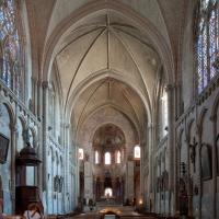 Église Sainte-Radegonde de Poitiers - Interior, nave elevation looking east