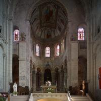 Église Sainte-Radegonde de Poitiers - Interior, crossing loooking east into apse