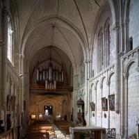 Église Sainte-Radegonde de Poitiers - Interior, chevet looking northwest