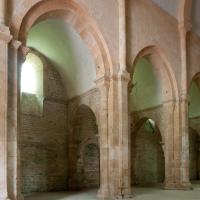 Abbaye de Fontenay - Interior, north nave aisle