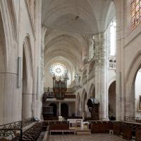 Église Saint-Étienne de Bar-sur-Seine - Interior, chevet looking west into nave