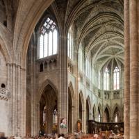 Cathédrale Saint-André de Bordeaux - Interior, nave looking northeast into crossing and chevet