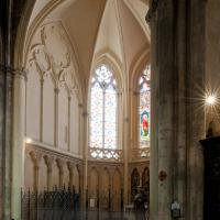 Cathédrale Saint-André de Bordeaux - Interior, chevet, south ambulatory looking east into radiating chapel