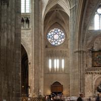 Cathédrale Saint-André de Bordeaux - Interior, north transept looking south into crossing and south transept
