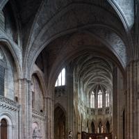 Cathédrale Saint-André de Bordeaux - Interior, nave looking northwest