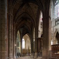 Cathédrale Saint-André de Bordeaux - Interior, north ambulatory looking east