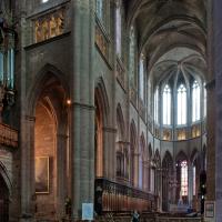 Cathédrale Notre-Dame de Rodez - Interior, nave looking northeast into chevet
