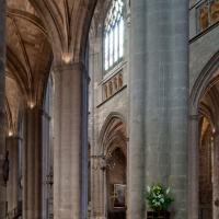 Cathédrale Notre-Dame de Rodez - Interior, south nave aisle looking northwest