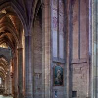 Cathédrale Notre-Dame de Rodez - Interior, chevet, north ambualtory looking northwest, radiating chapels