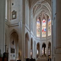 Église Saint-Gervais-Saint-Protais de Paris - Interior, nave looking northeast toward north transept