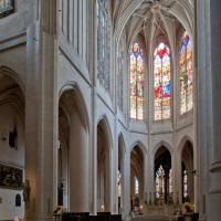 Église Saint-Gervais-Saint-Protais de Paris - Interior, nave looking northeast into crossing and chevet